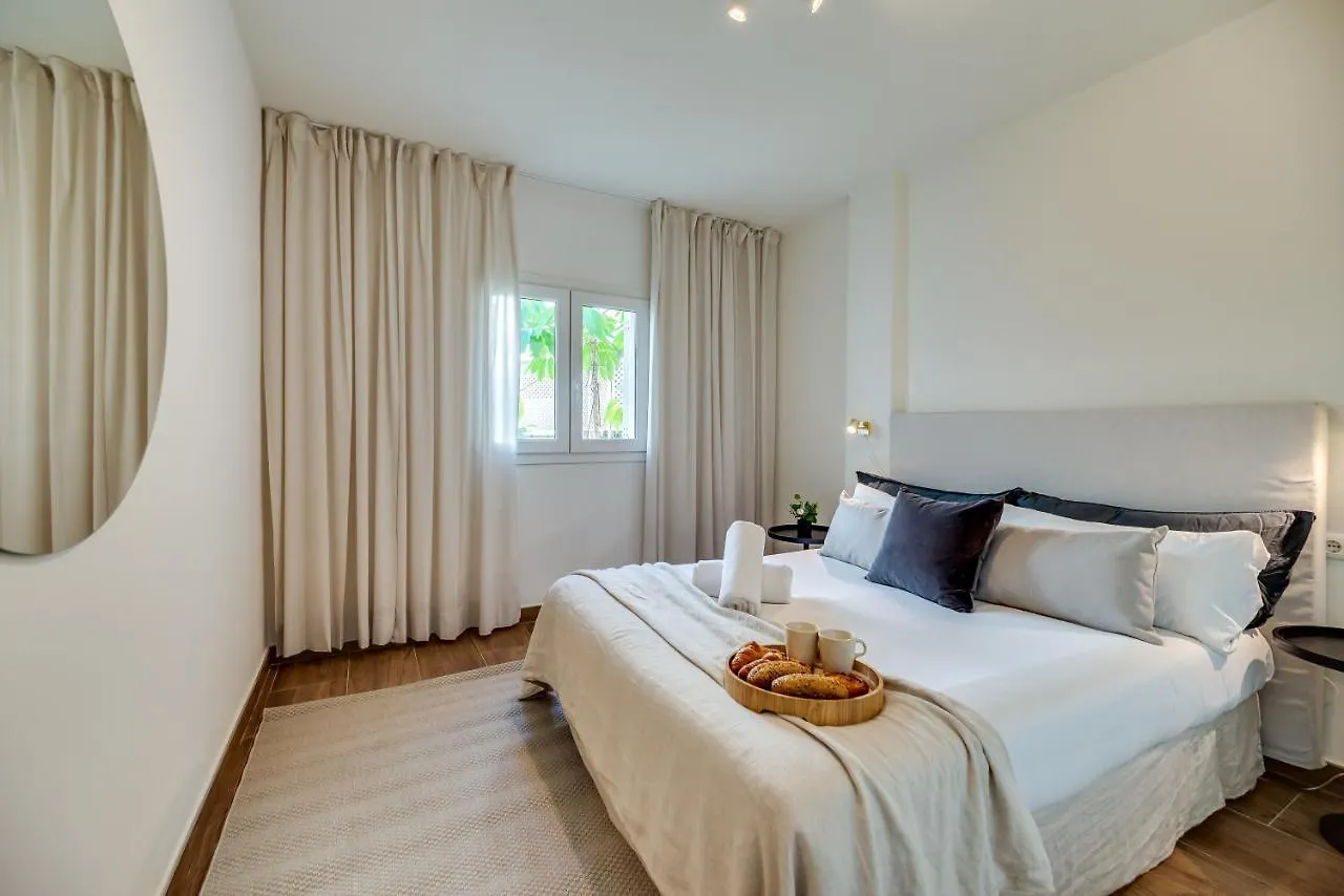 Apartment Vacation Marbella I Top 1 Puerto Banus Sea Front Rental, Renovated